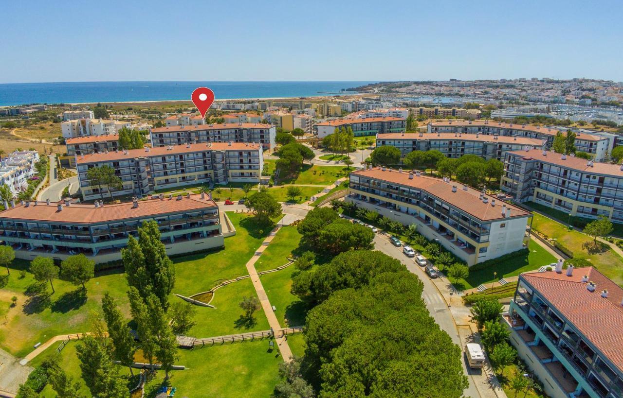 B46 - Marinapark With Seaview